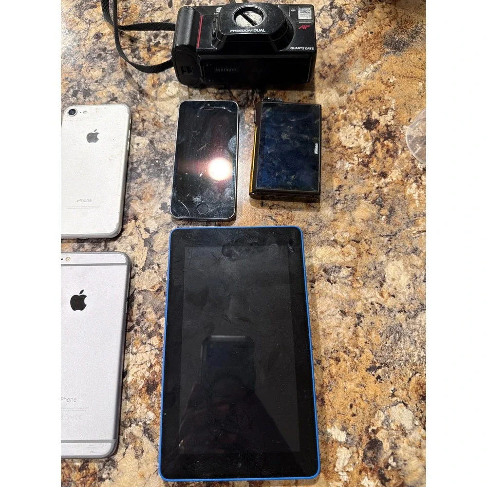 Apple iPhone Lot 13 Pro Max X 8 7 SE Ipod Nikon coolpix s80 Works Vintage tech